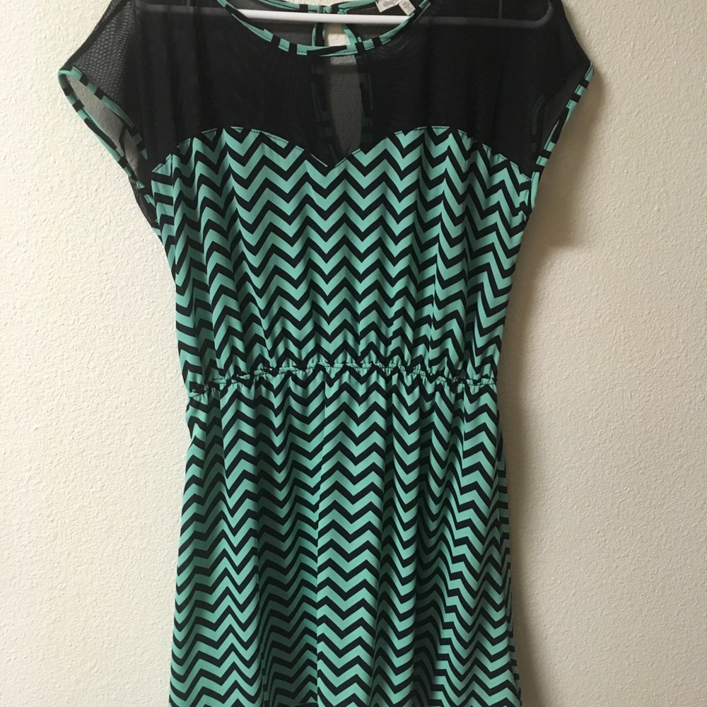 Sweetheart neckline dress with mesh top